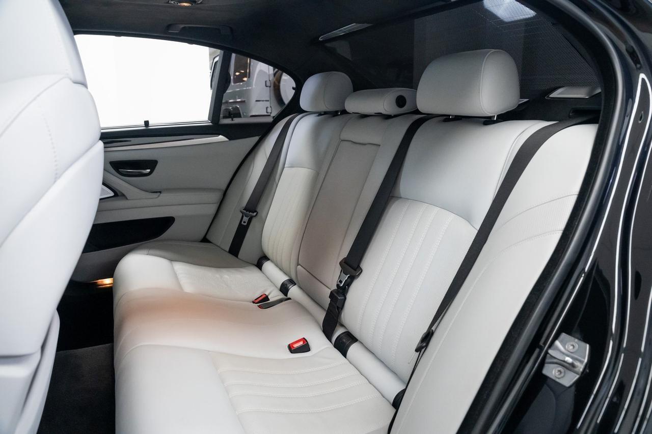 2013 BMW M5 Base Vented Seats Executive Package Portland OR