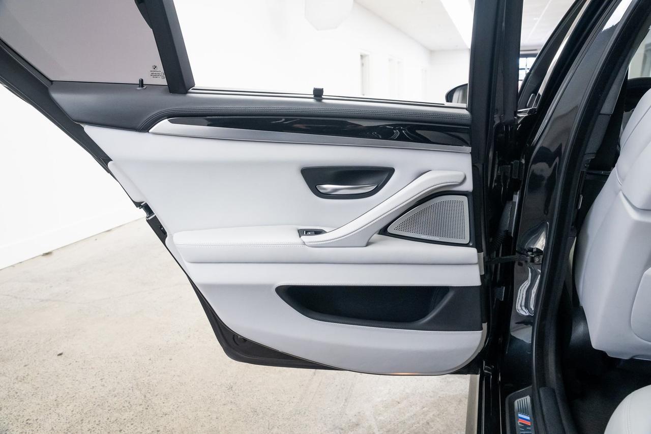 2013 BMW M5 Base Vented Seats Executive Package Portland OR