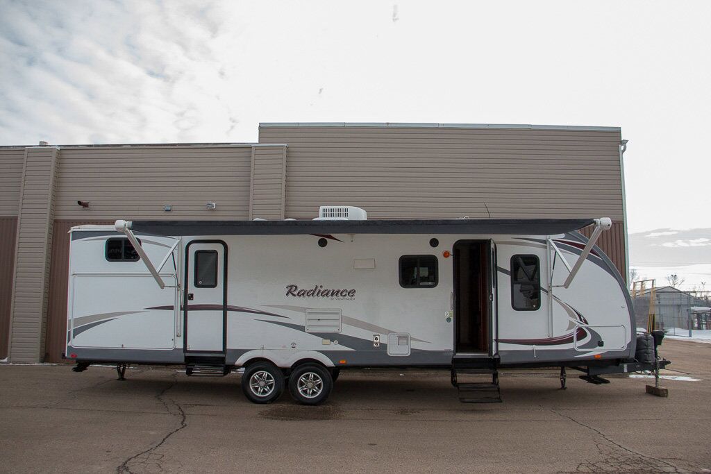 2013 CRUISER RADIANCE TRAVEL TRAILER Red Deer AB