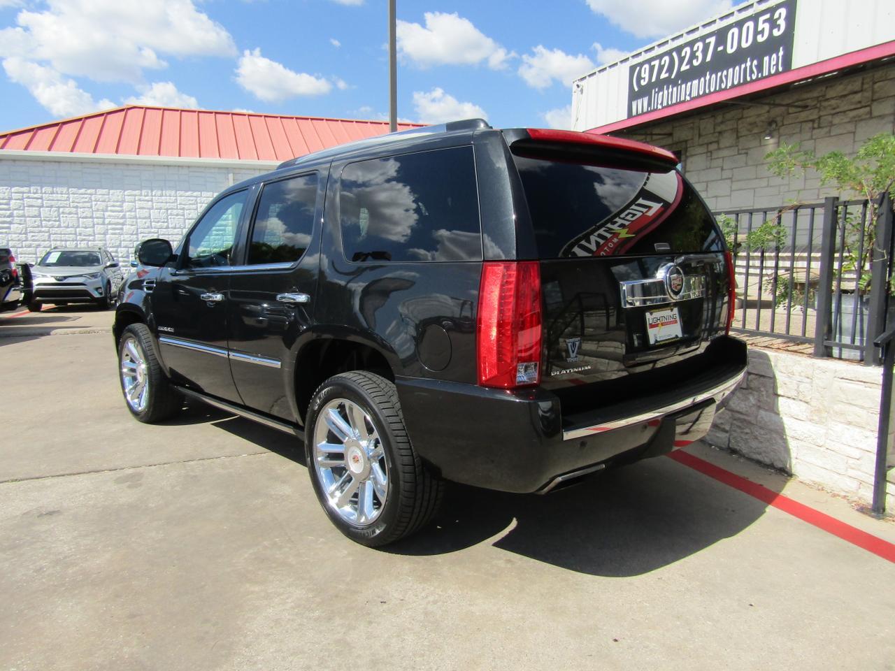 2013 Cadillac Escalade Platinum photo 2