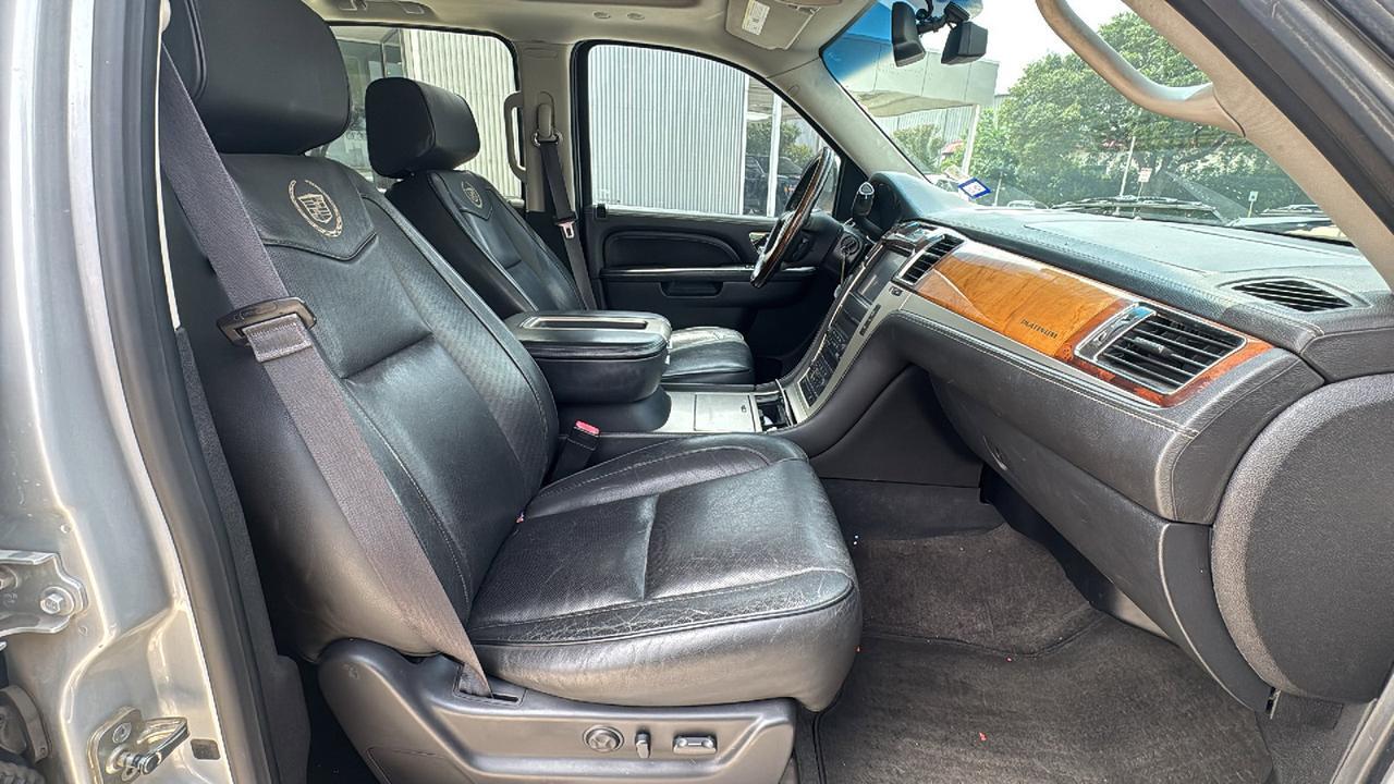2013 Cadillac Escalade ESV Platinum Edition  Selma TX