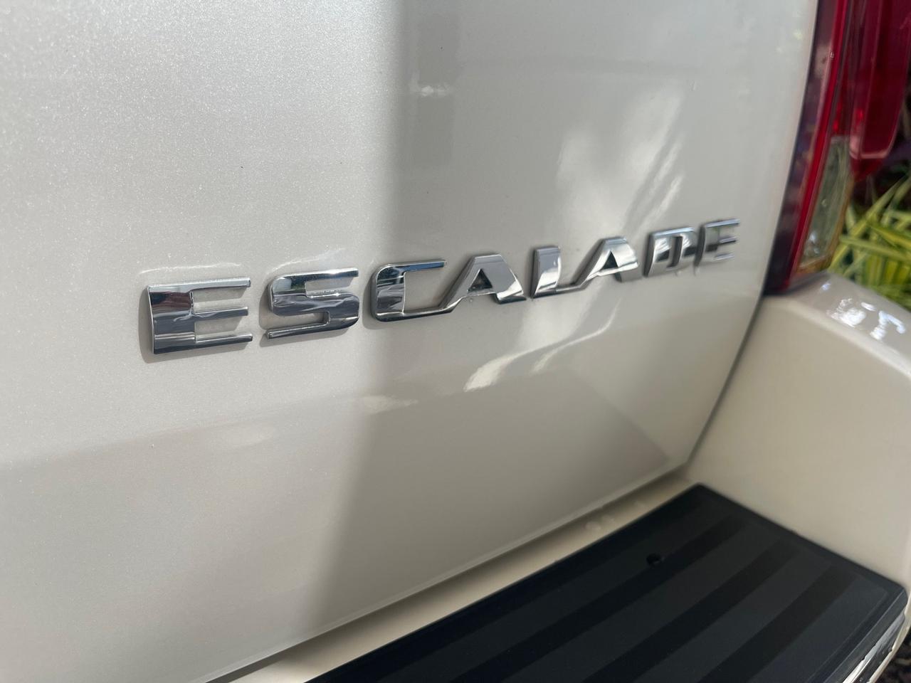 2013 Cadillac Escalade LOW MILES 62,315 PEARL WHITE Pompano Beach FL