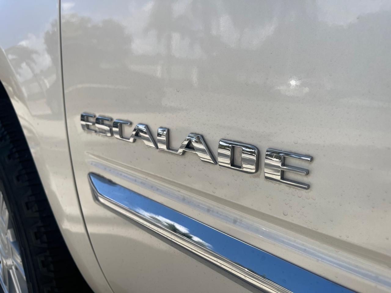 2013 Cadillac Escalade LOW MILES 62,315 PEARL WHITE Pompano Beach FL