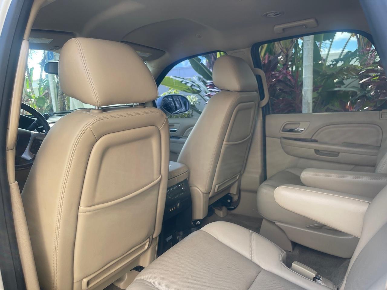 2013 Cadillac Escalade LOW MILES 62,315 PEARL WHITE Pompano Beach FL