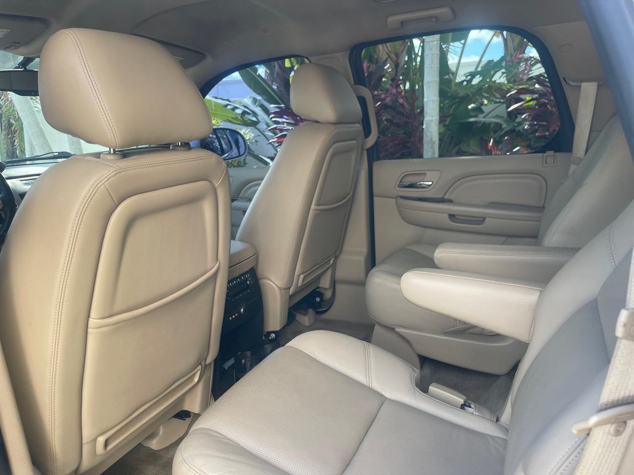 2013 Cadillac Escalade LOW MILES 62,315 PEARL WHITE Pompano Beach FL