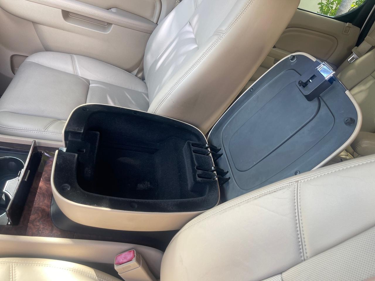 2013 Cadillac Escalade LOW MILES 62,315 PEARL WHITE Pompano Beach FL