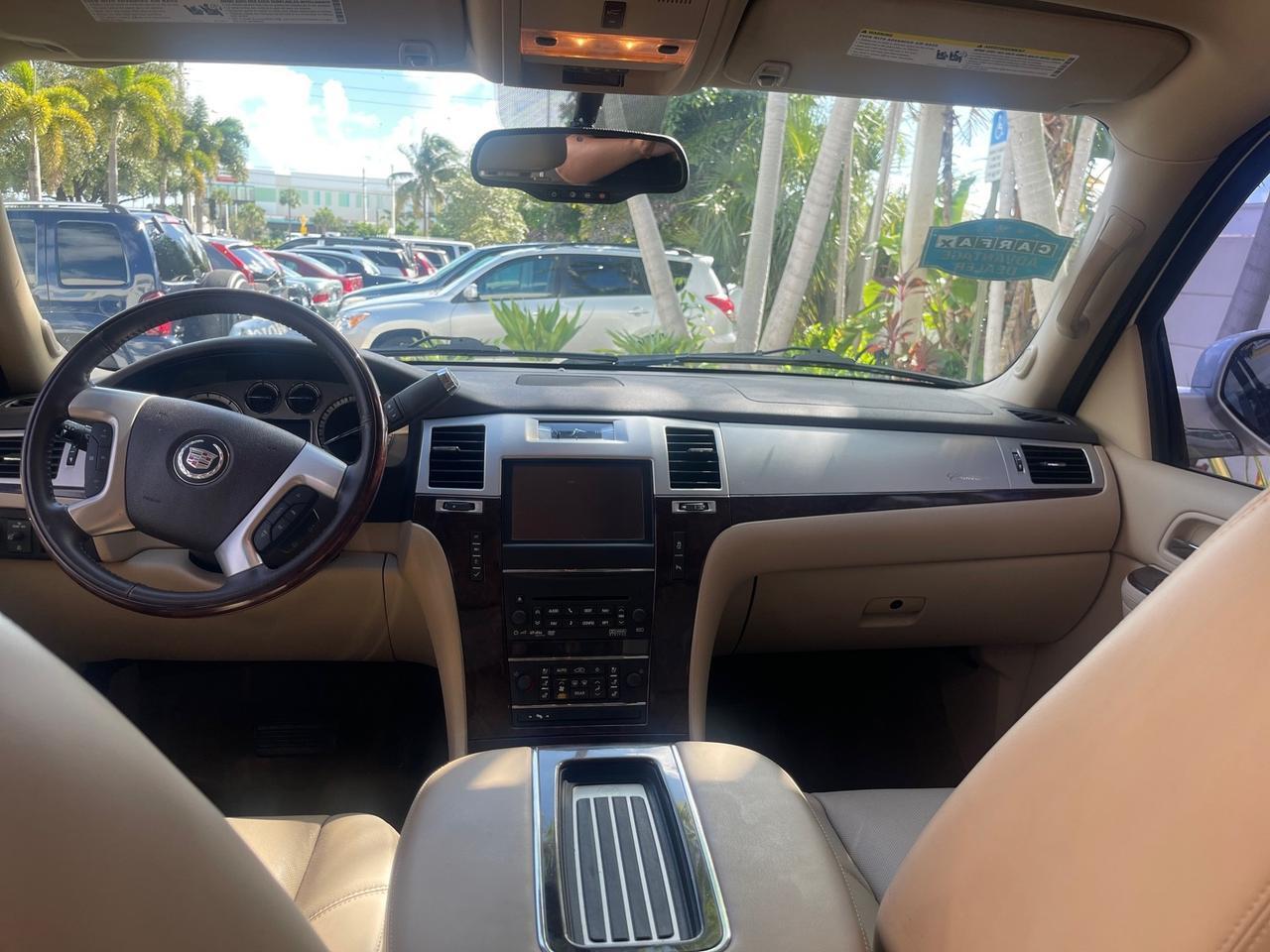 2013 Cadillac Escalade LOW MILES 62,315 PEARL WHITE Pompano Beach FL