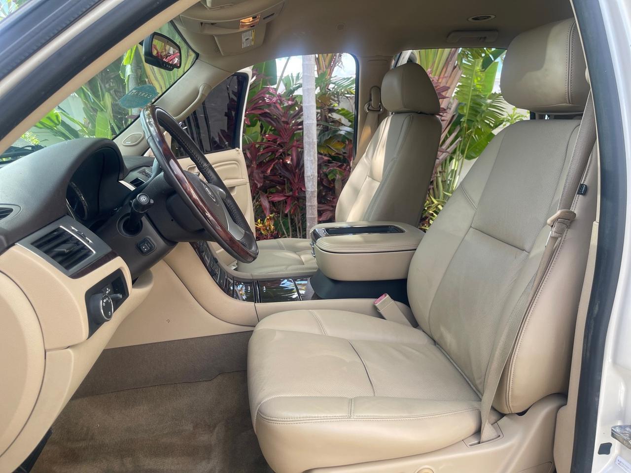 2013 Cadillac Escalade LOW MILES 62,315 PEARL WHITE Pompano Beach FL