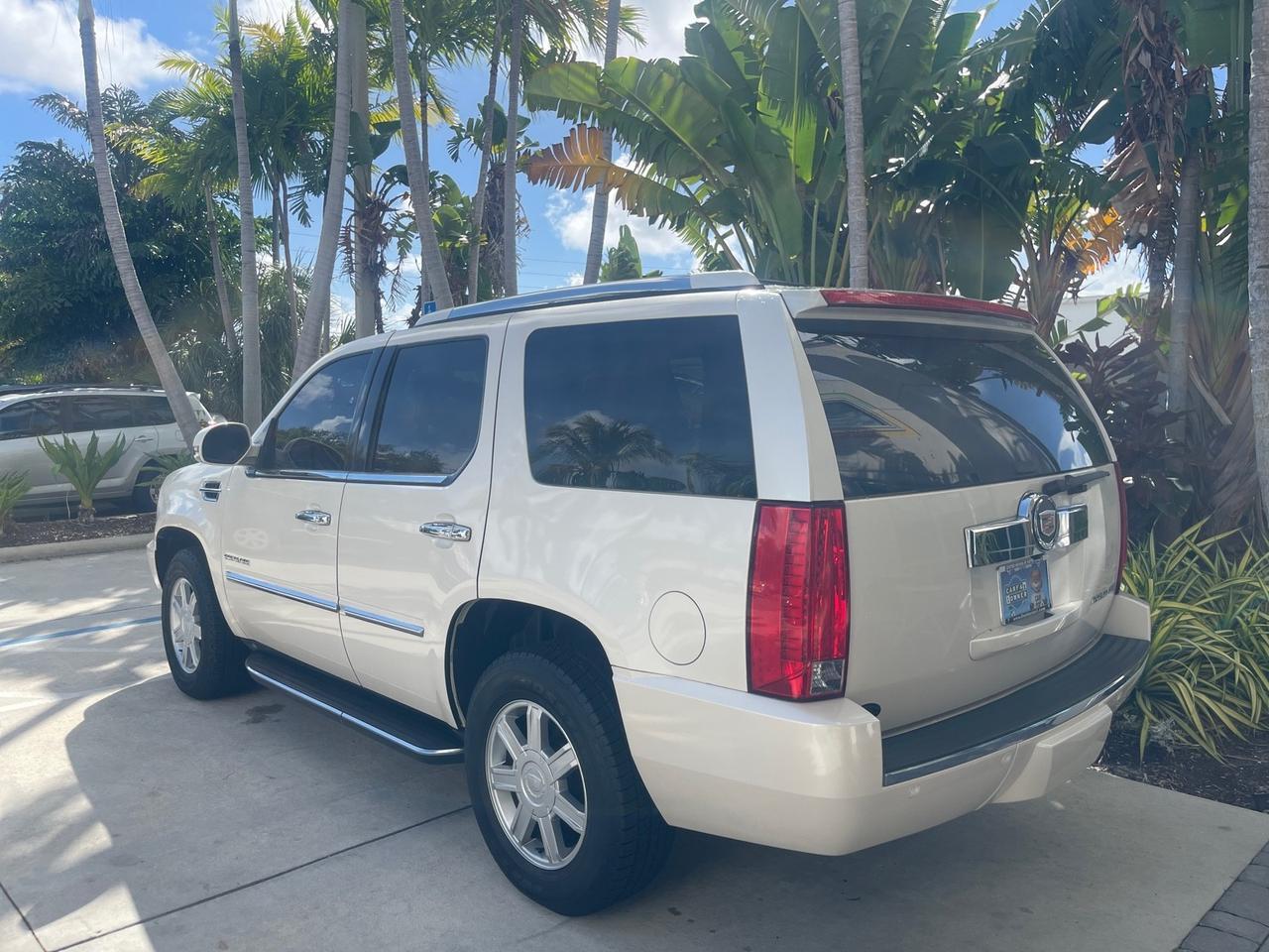 2013 Cadillac Escalade LOW MILES 62,315 PEARL WHITE Pompano Beach FL