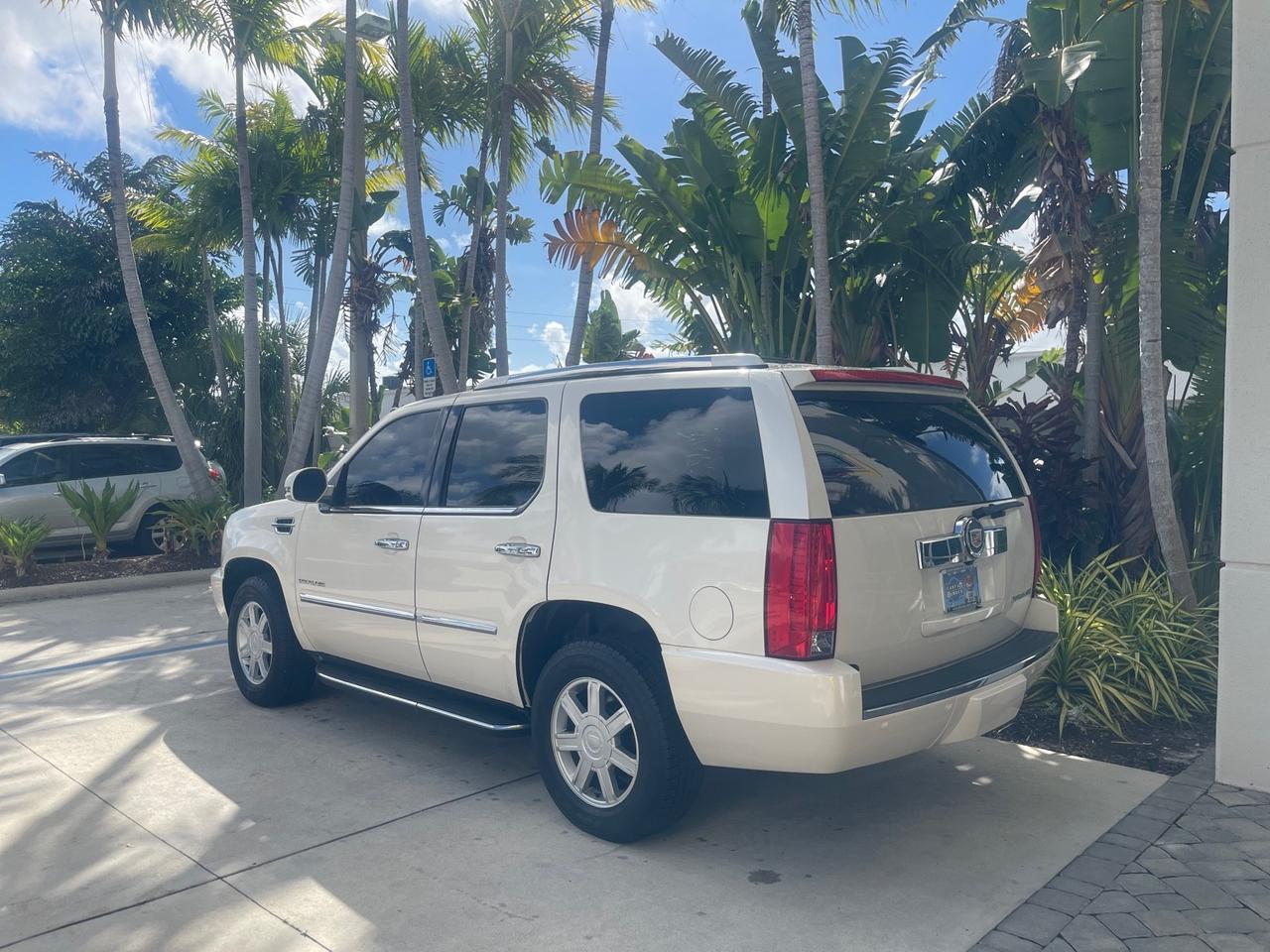 2013 Cadillac Escalade LOW MILES 62,315 PEARL WHITE Pompano Beach FL