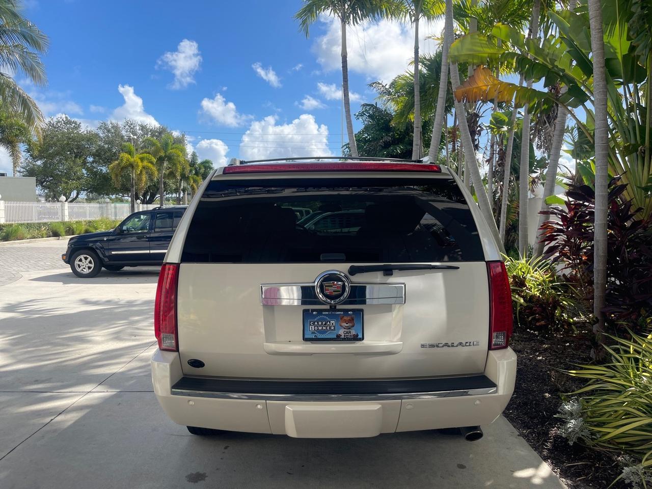 2013 Cadillac Escalade LOW MILES 62,315 PEARL WHITE Pompano Beach FL