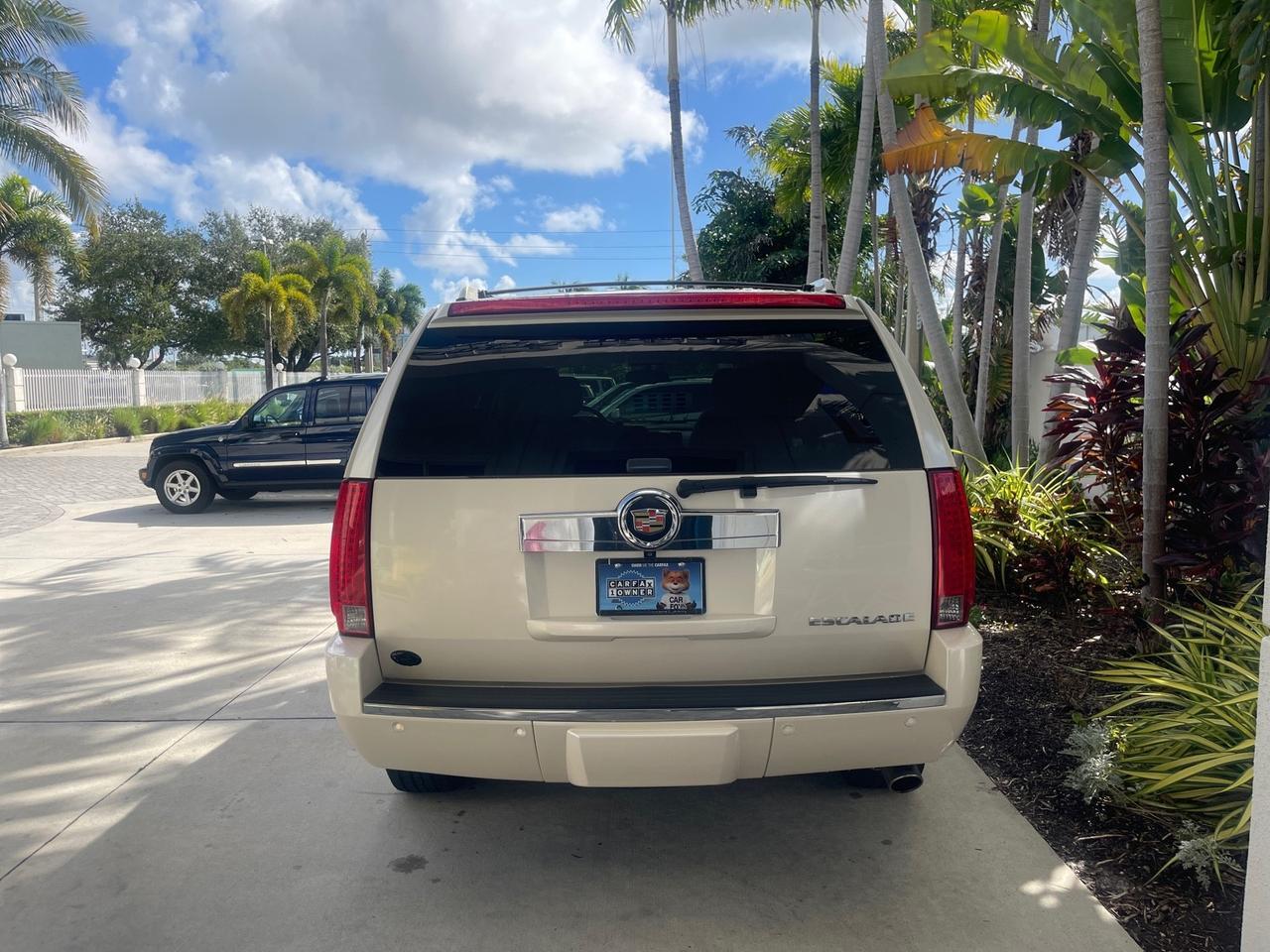 2013 Cadillac Escalade LOW MILES 62,315 PEARL WHITE Pompano Beach FL