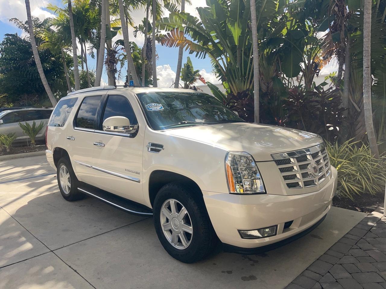 2013 Cadillac Escalade LOW MILES 62,315 PEARL WHITE Pompano Beach FL