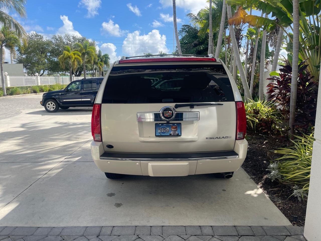 2013 Cadillac Escalade LOW MILES 62,315 PEARL WHITE Pompano Beach FL