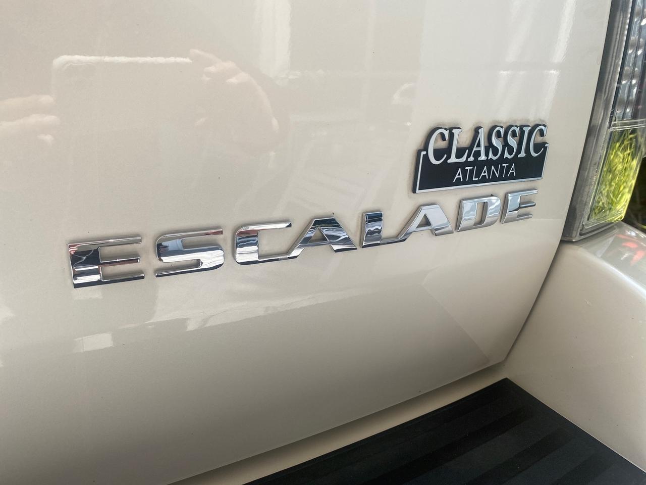 2013 Cadillac Escalade Luxury 1 OWNER LOW MILES 68,274 Pompano Beach FL