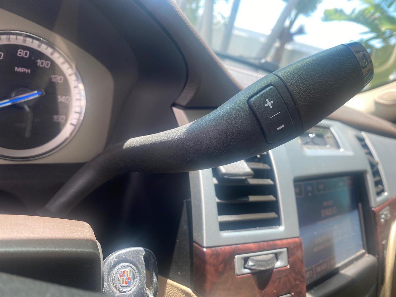 2013 Cadillac Escalade Luxury 1 OWNER LOW MILES 68,274 Pompano Beach FL
