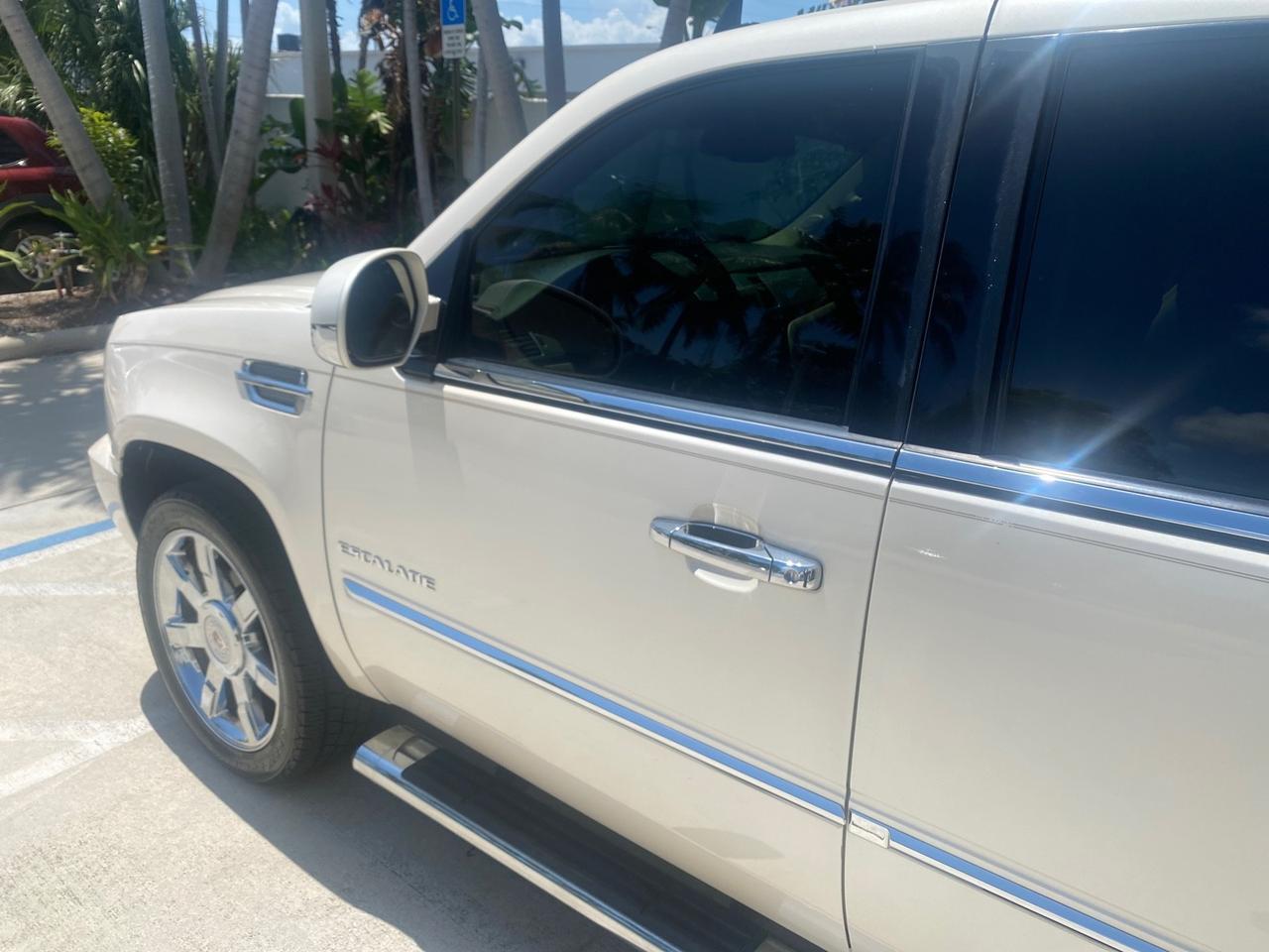 2013 Cadillac Escalade Luxury 1 OWNER LOW MILES 68,274 Pompano Beach FL