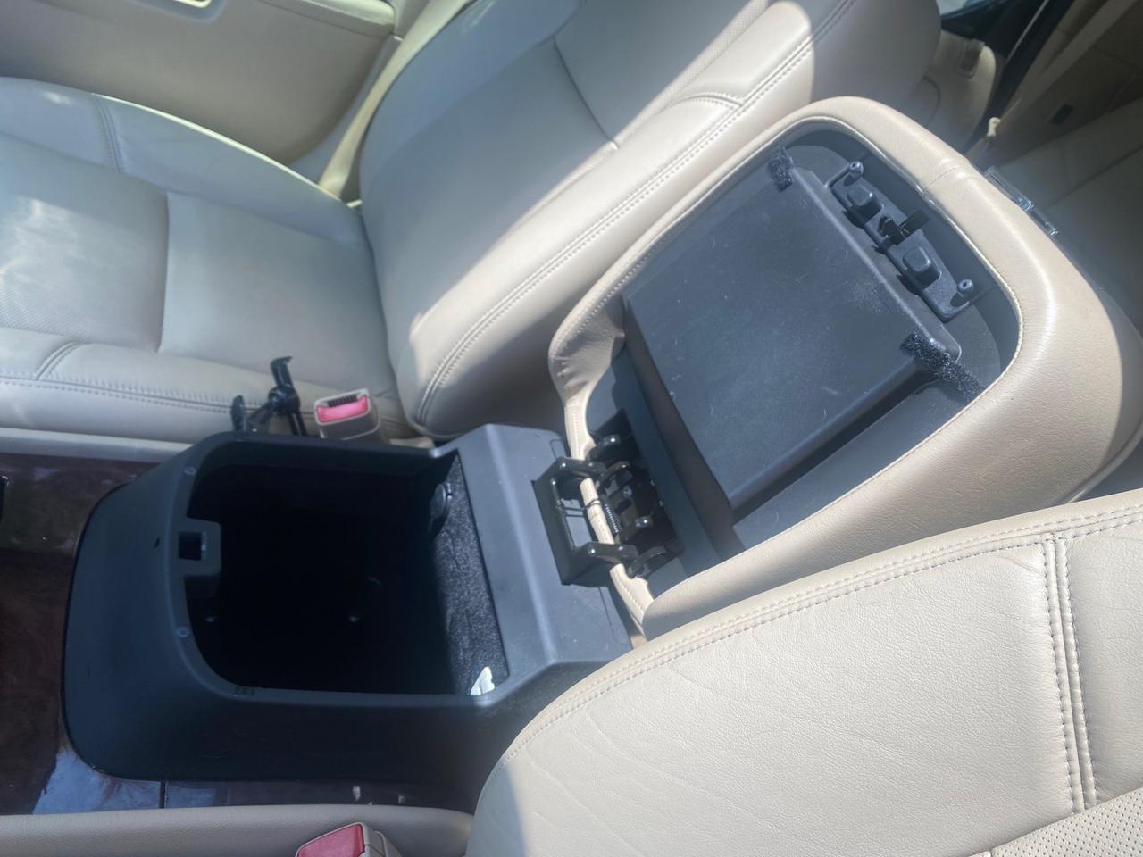 2013 Cadillac Escalade Luxury 1 OWNER LOW MILES 68,274 Pompano Beach FL