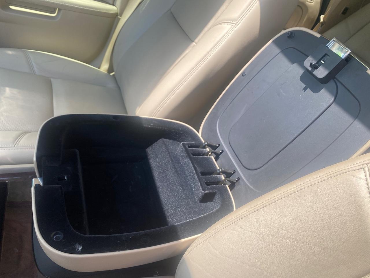 2013 Cadillac Escalade Luxury 1 OWNER LOW MILES 68,274 Pompano Beach FL