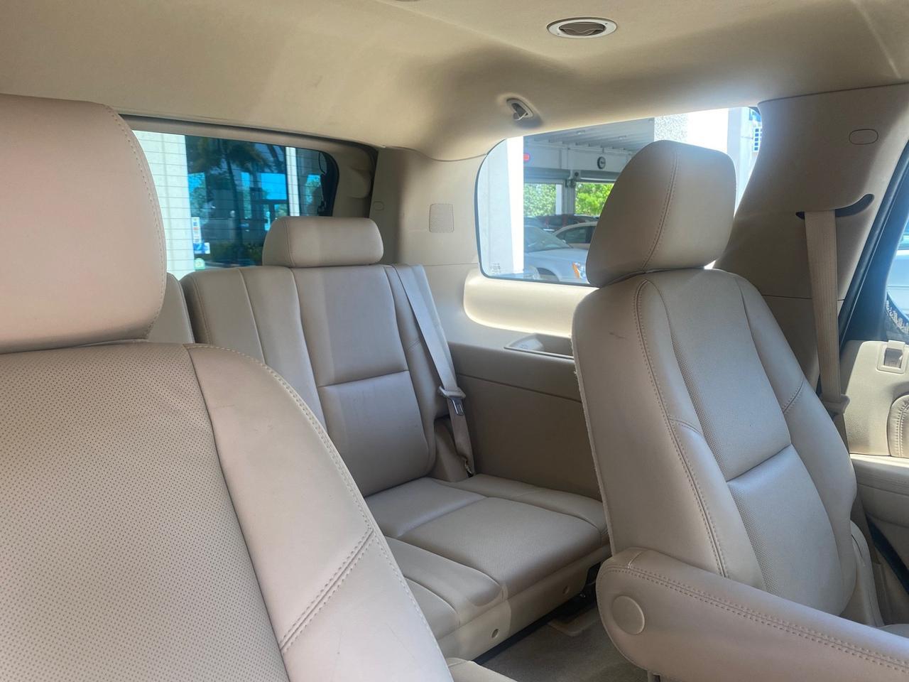2013 Cadillac Escalade Luxury 1 OWNER LOW MILES 68,274 Pompano Beach FL