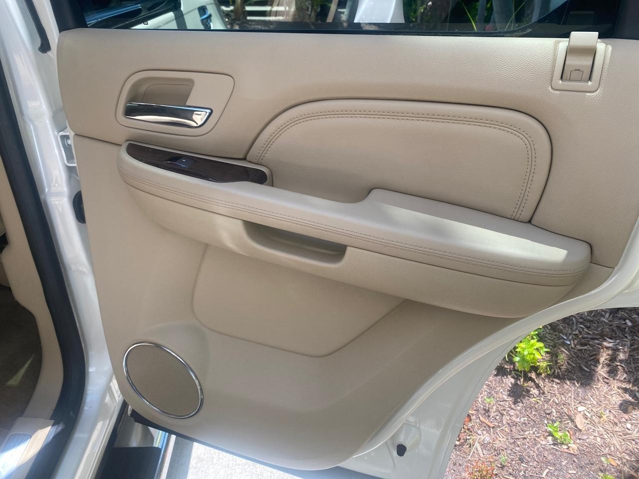 2013 Cadillac Escalade Luxury 1 OWNER LOW MILES 68,274 Pompano Beach FL