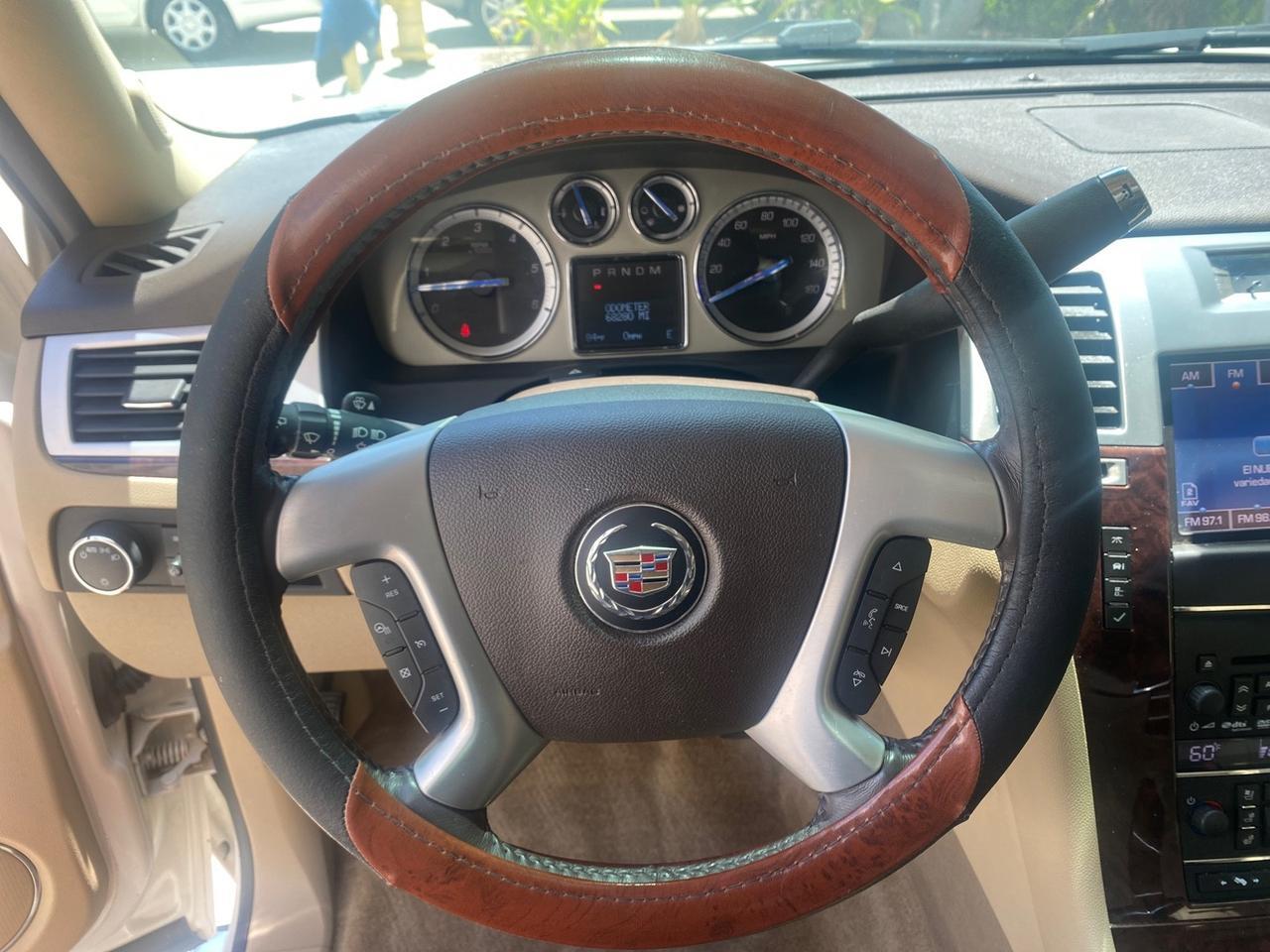 2013 Cadillac Escalade Luxury 1 OWNER LOW MILES 68,274 Pompano Beach FL