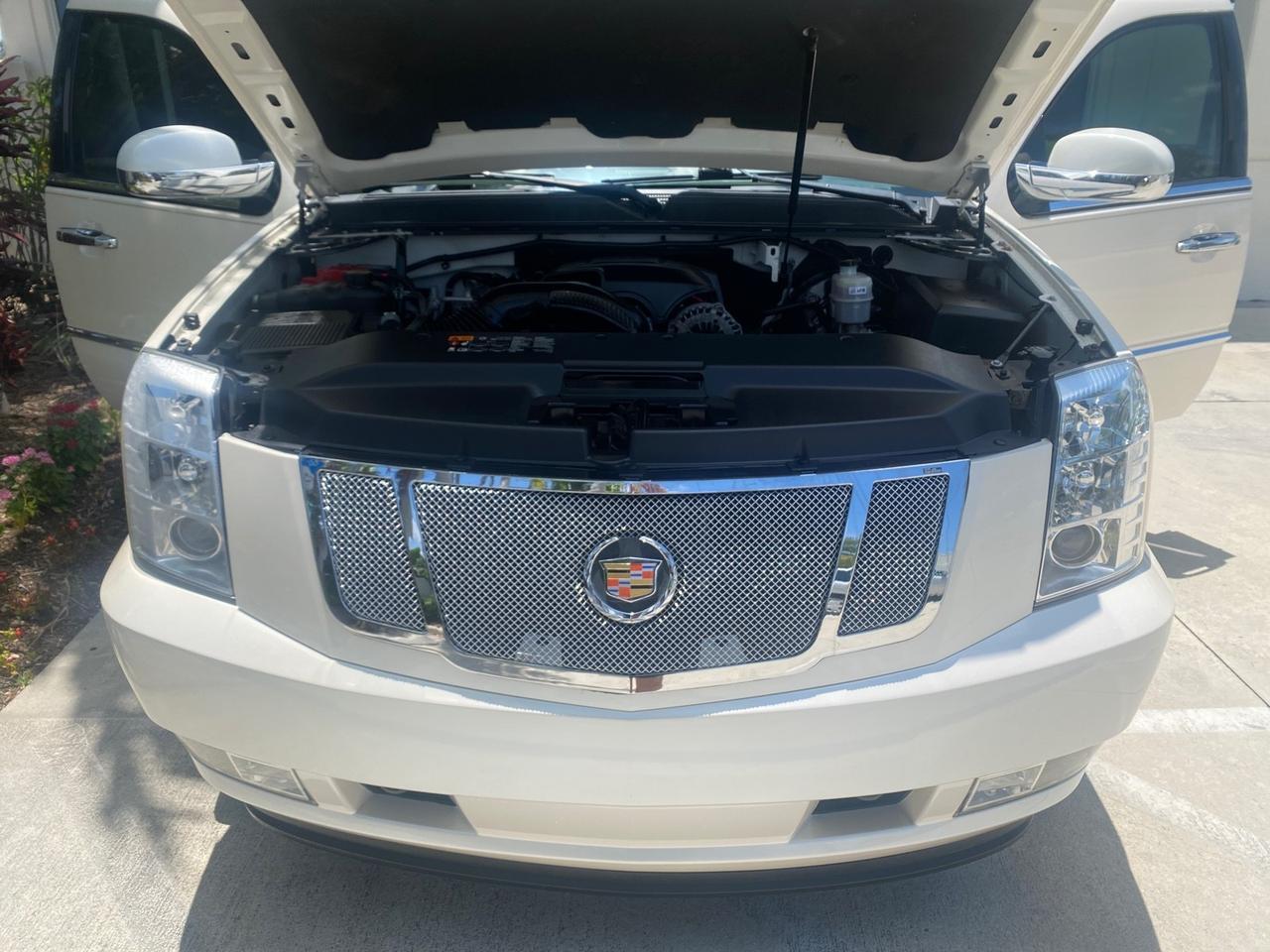2013 Cadillac Escalade Luxury 1 OWNER LOW MILES 68,274 Pompano Beach FL