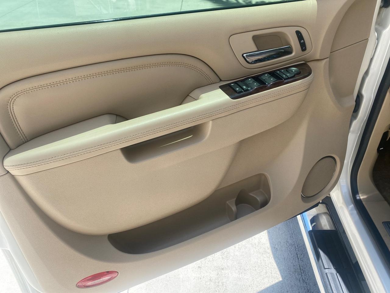 2013 Cadillac Escalade Luxury 1 OWNER LOW MILES 68,274 Pompano Beach FL