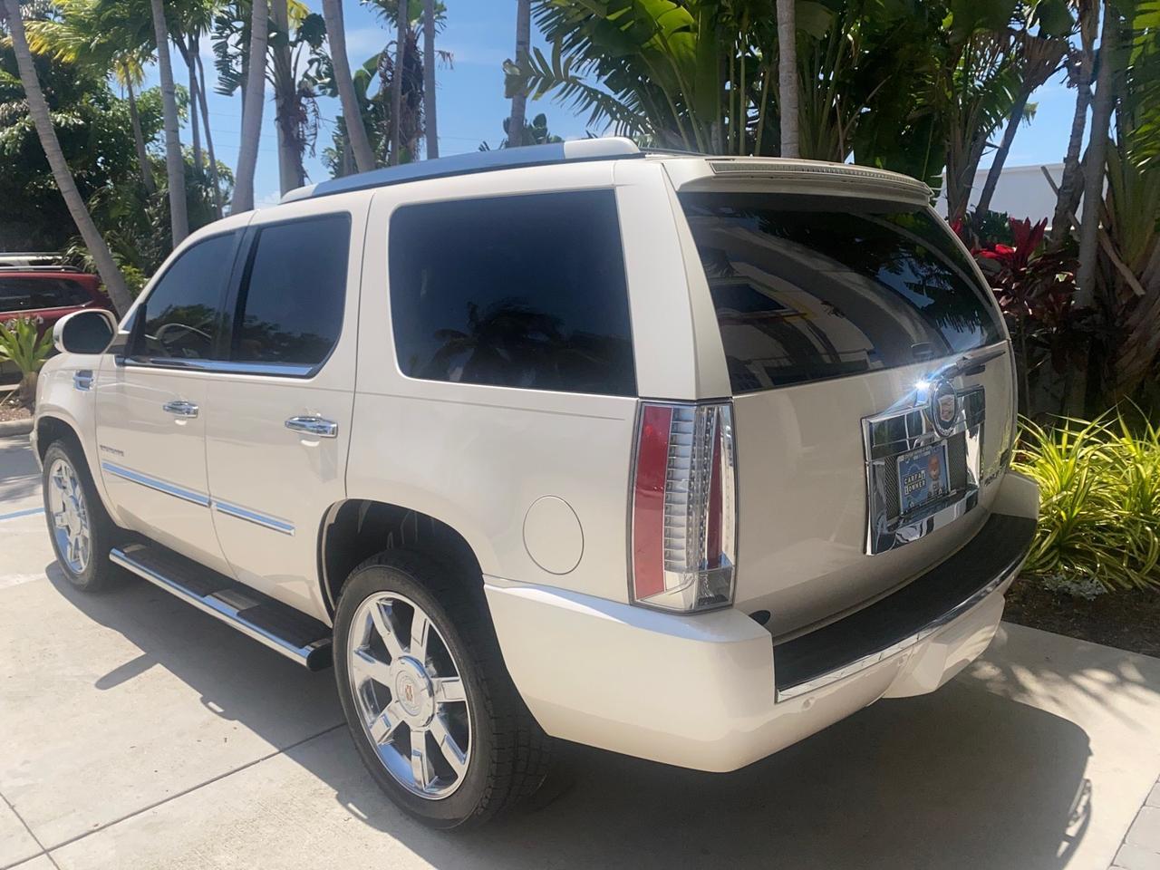 2013 Cadillac Escalade Luxury 1 OWNER LOW MILES 68,274 Pompano Beach FL