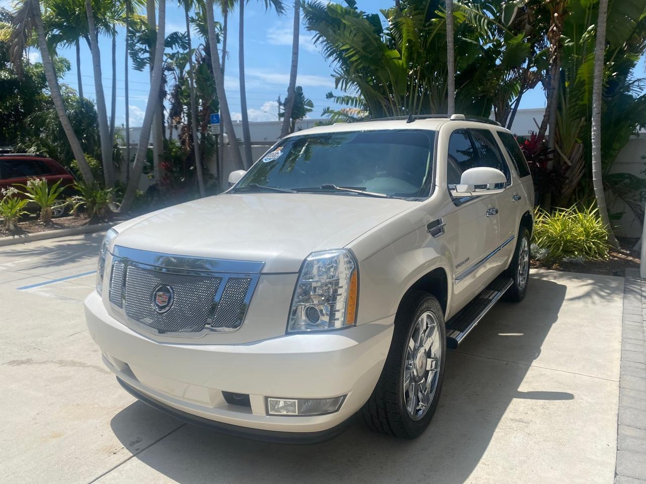 2013 Cadillac Escalade Luxury 1 OWNER LOW MILES 68,274 Pompano Beach FL