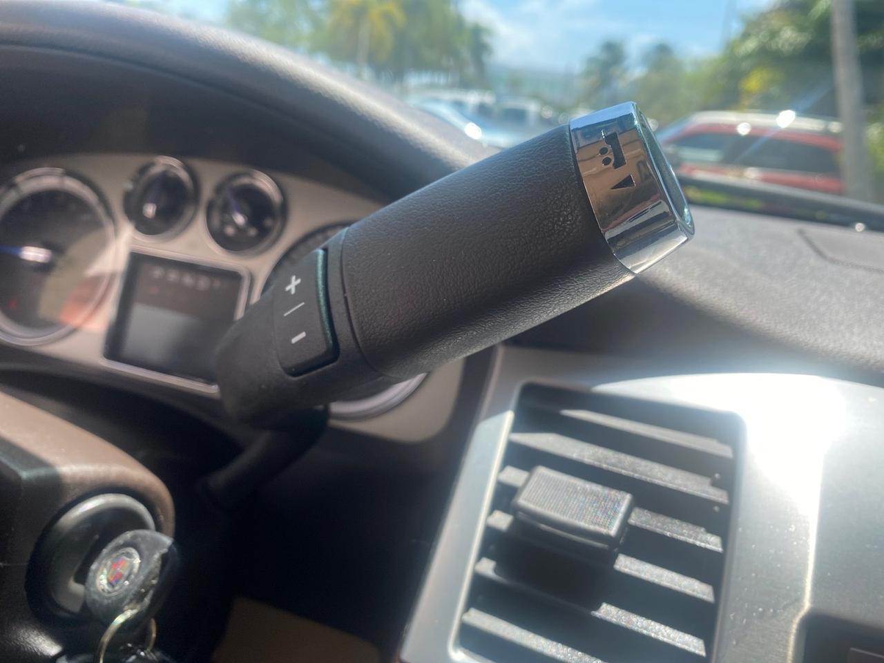 2013 Cadillac Escalade Luxury 1 OWNER LOW MILES 70,000 Pompano Beach FL