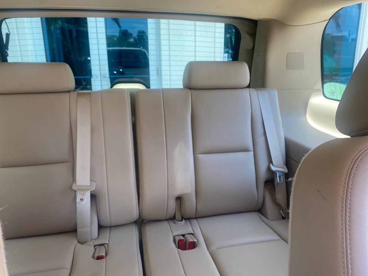 2013 Cadillac Escalade Luxury 1 OWNER LOW MILES 70,000 Pompano Beach FL