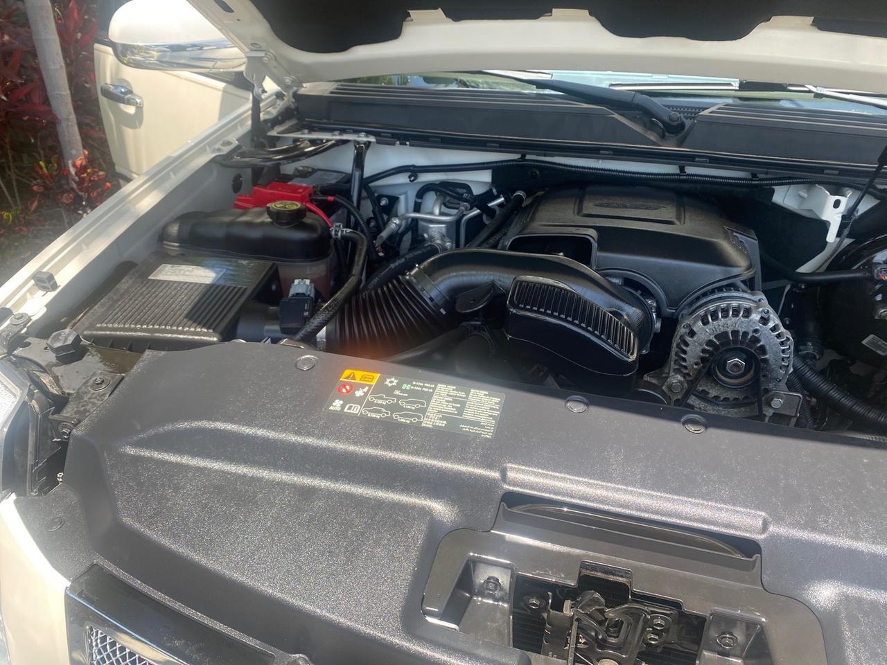 2013 Cadillac Escalade Luxury 1 OWNER LOW MILES 70,000 Pompano Beach FL