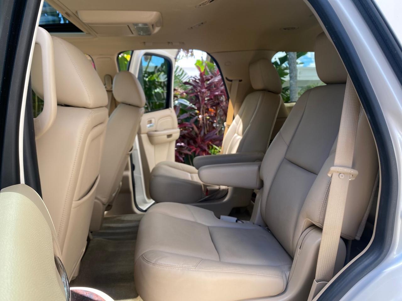 2013 Cadillac Escalade Luxury 1 OWNER LOW MILES 70,251 Pompano Beach FL