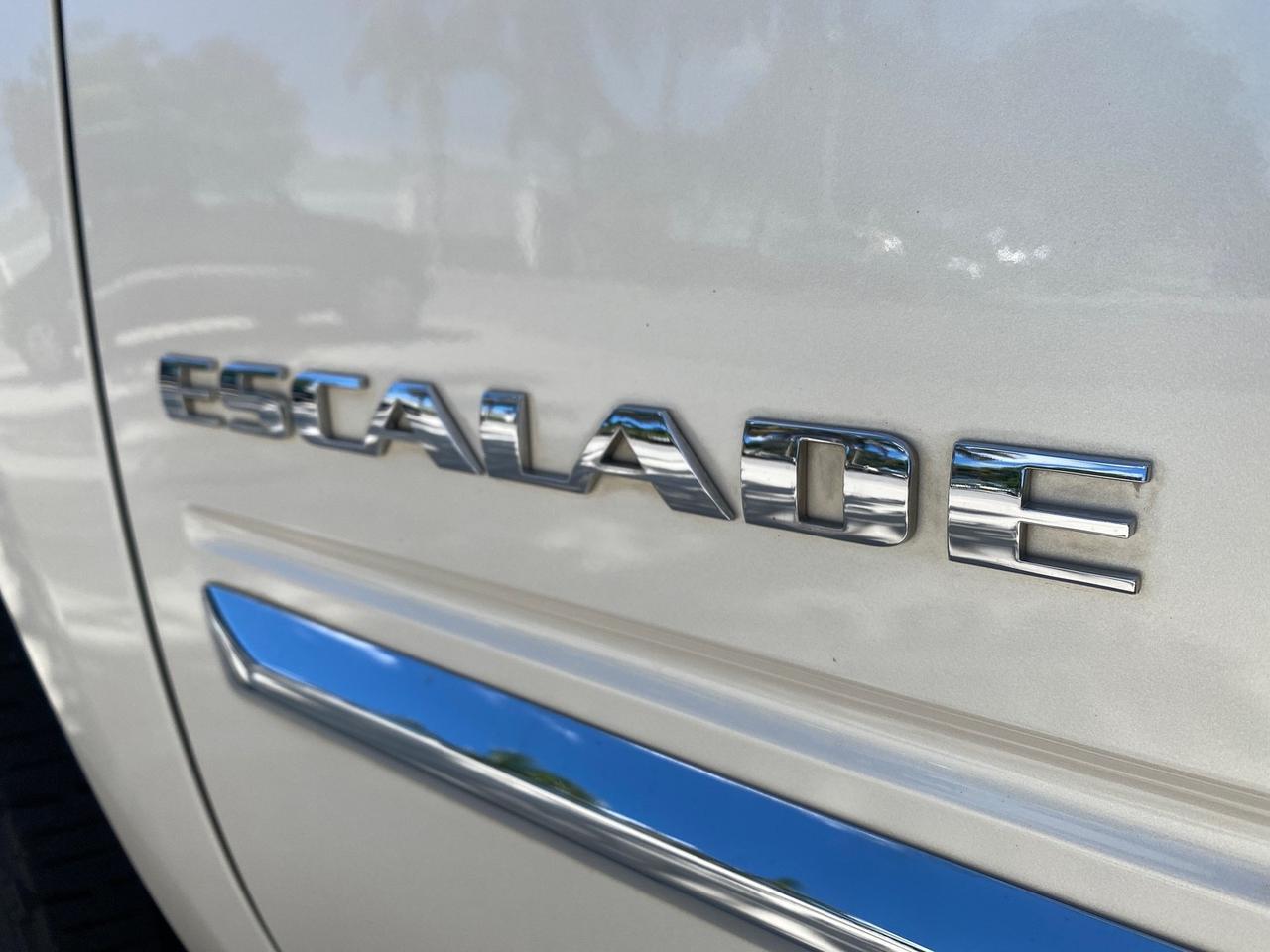 2013 Cadillac Escalade Luxury 1 OWNER LOW MILES 70,251 Pompano Beach FL