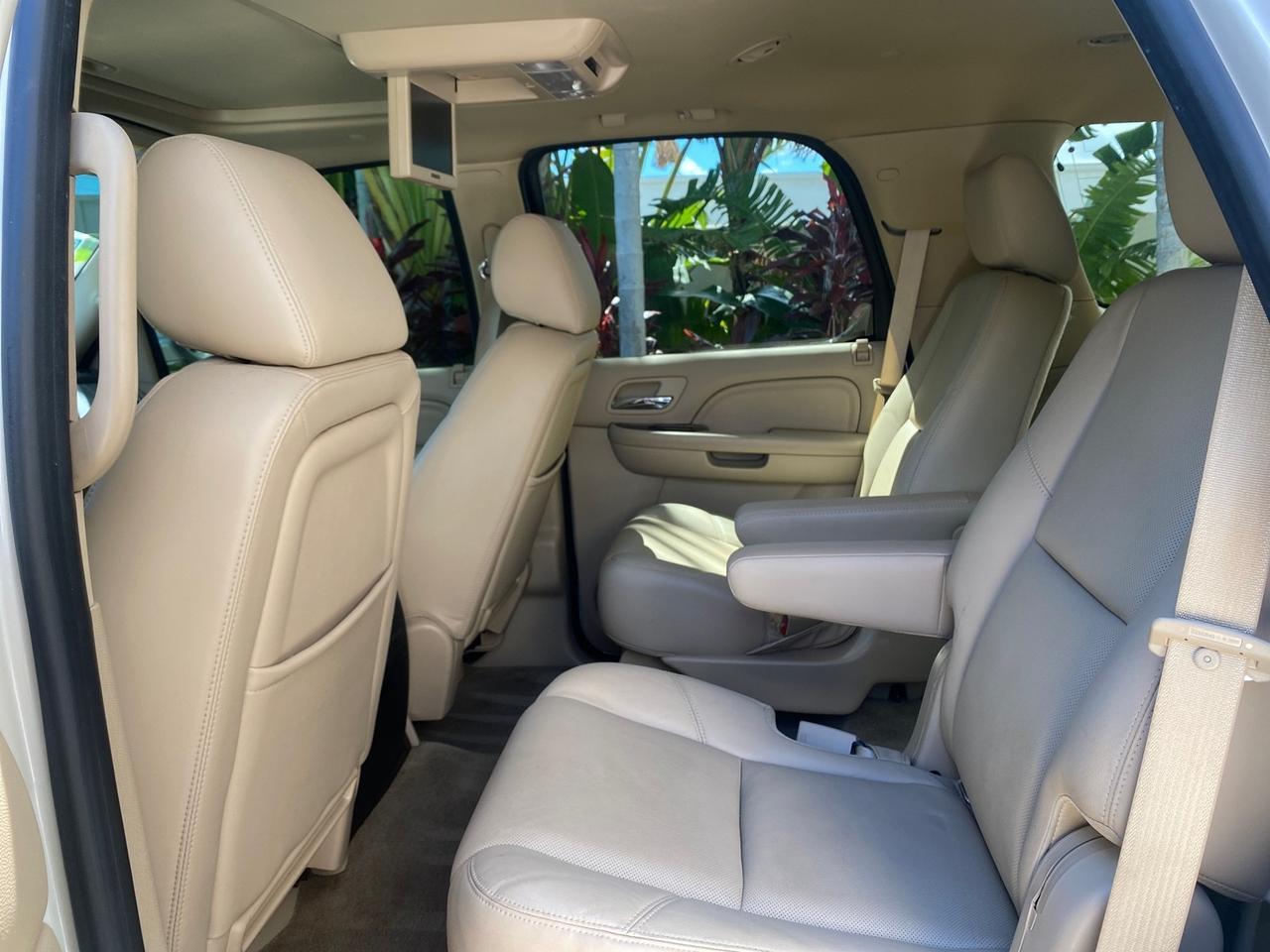 2013 Cadillac Escalade Luxury 1 OWNER LOW MILES 70,251 Pompano Beach FL