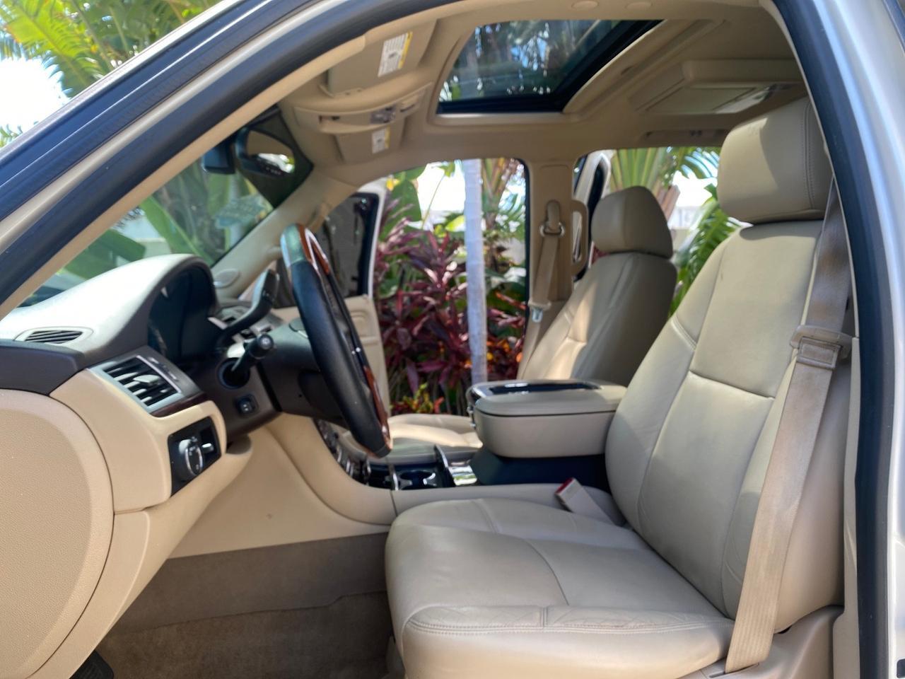 2013 Cadillac Escalade Luxury 1 OWNER LOW MILES 70,251 Pompano Beach FL