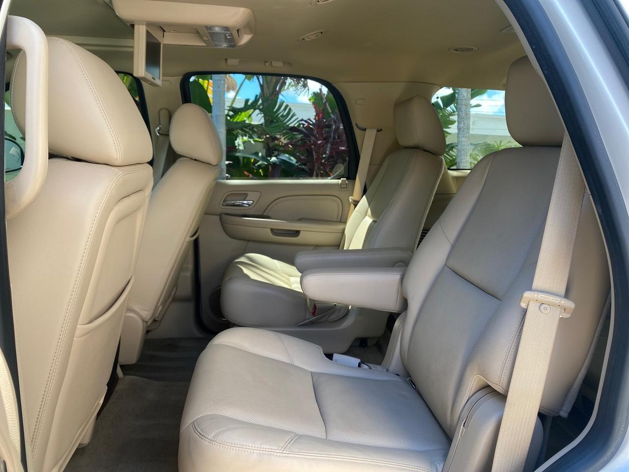 2013 Cadillac Escalade Luxury 1 OWNER LOW MILES 70,251 Pompano Beach FL