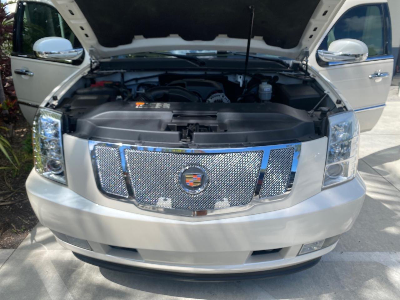 2013 Cadillac Escalade Luxury 1 OWNER LOW MILES 70,251 Pompano Beach FL