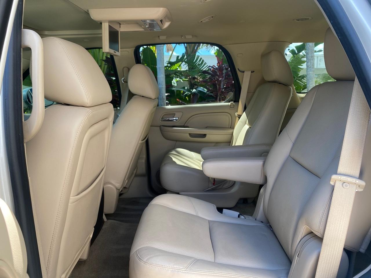2013 Cadillac Escalade Luxury 1 OWNER LOW MILES 70,251 Pompano Beach FL