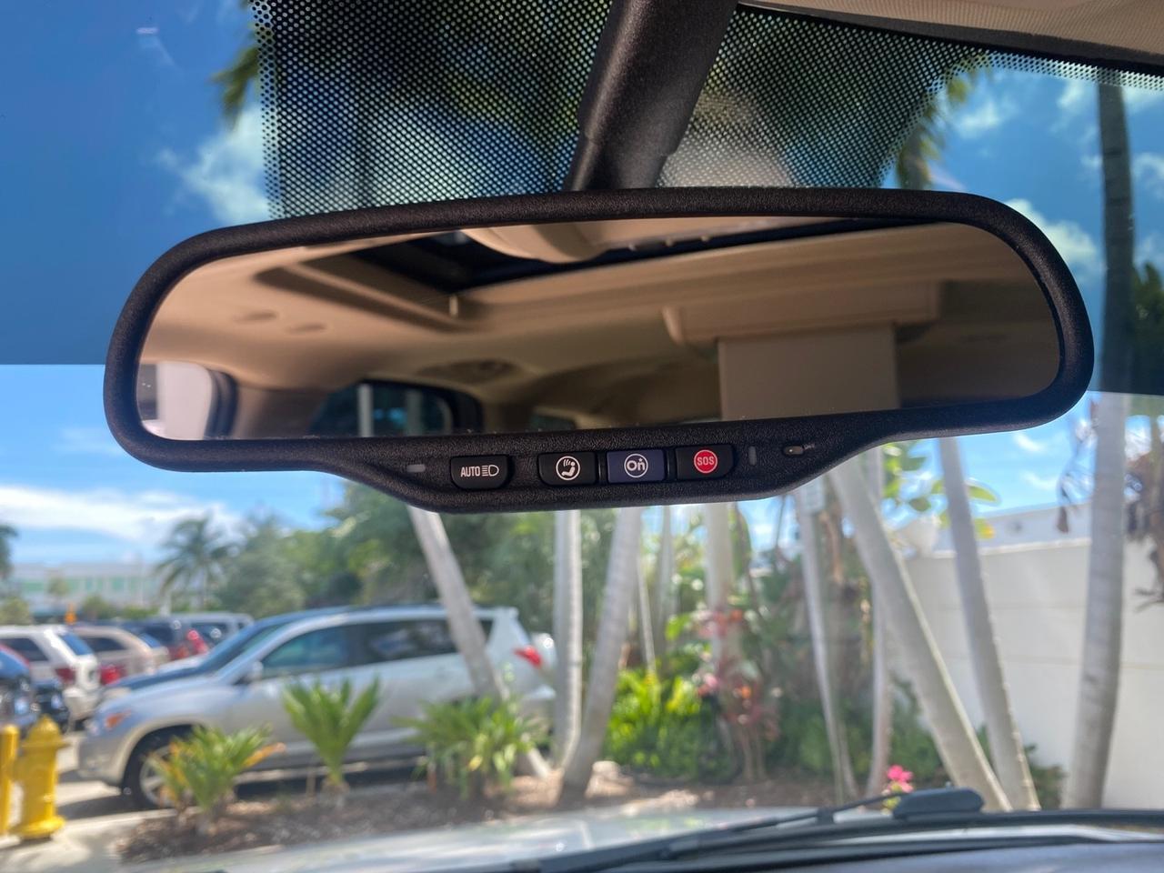 2013 Cadillac Escalade Luxury 1 OWNER LOW MILES 70,251 Pompano Beach FL