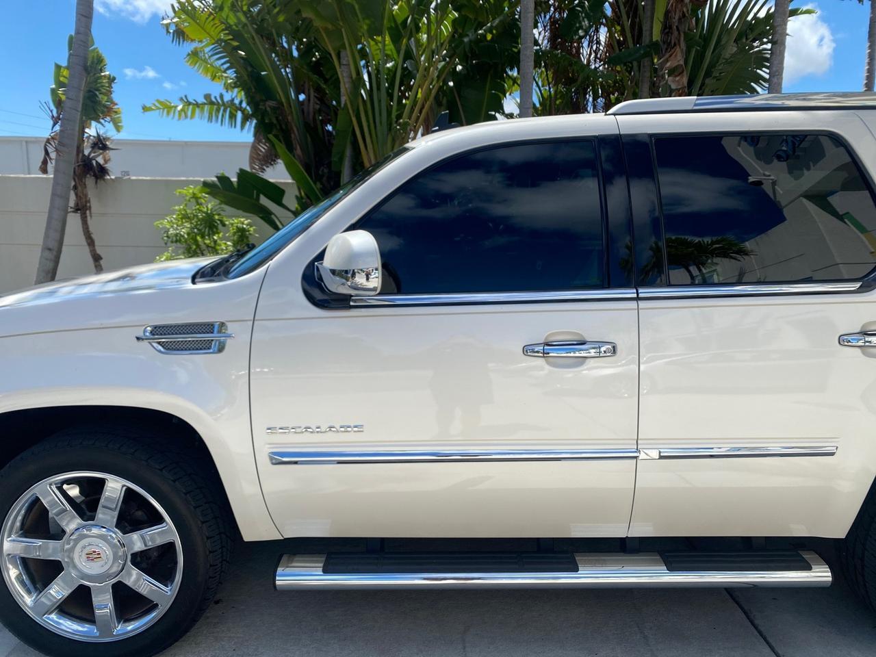 2013 Cadillac Escalade Luxury 1 OWNER LOW MILES 70,251 Pompano Beach FL