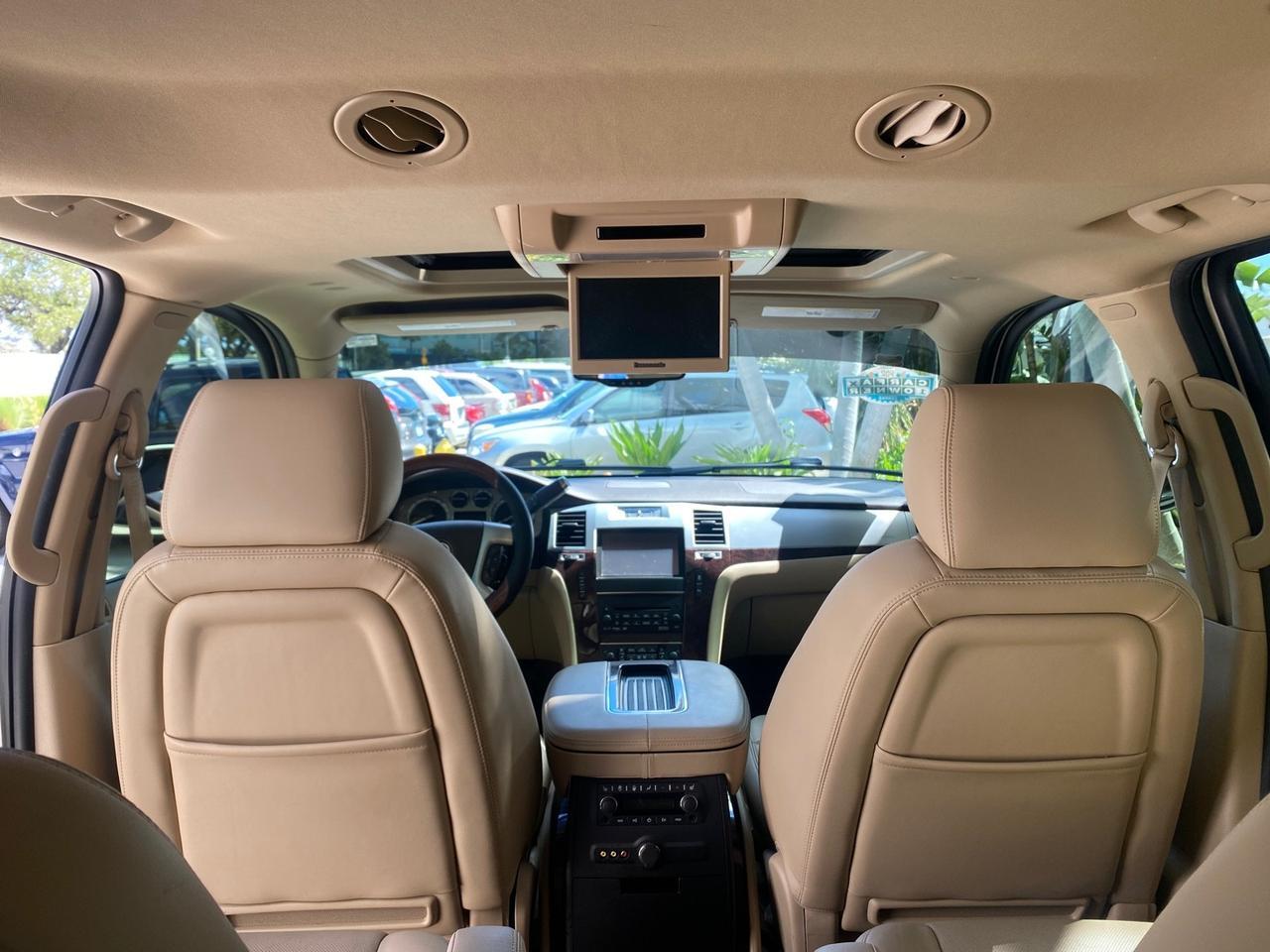 2013 Cadillac Escalade Luxury 1 OWNER LOW MILES 70,251 Pompano Beach FL