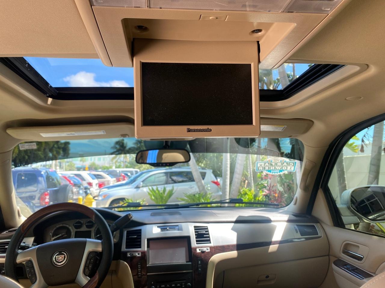 2013 Cadillac Escalade Luxury 1 OWNER LOW MILES 70,251 Pompano Beach FL