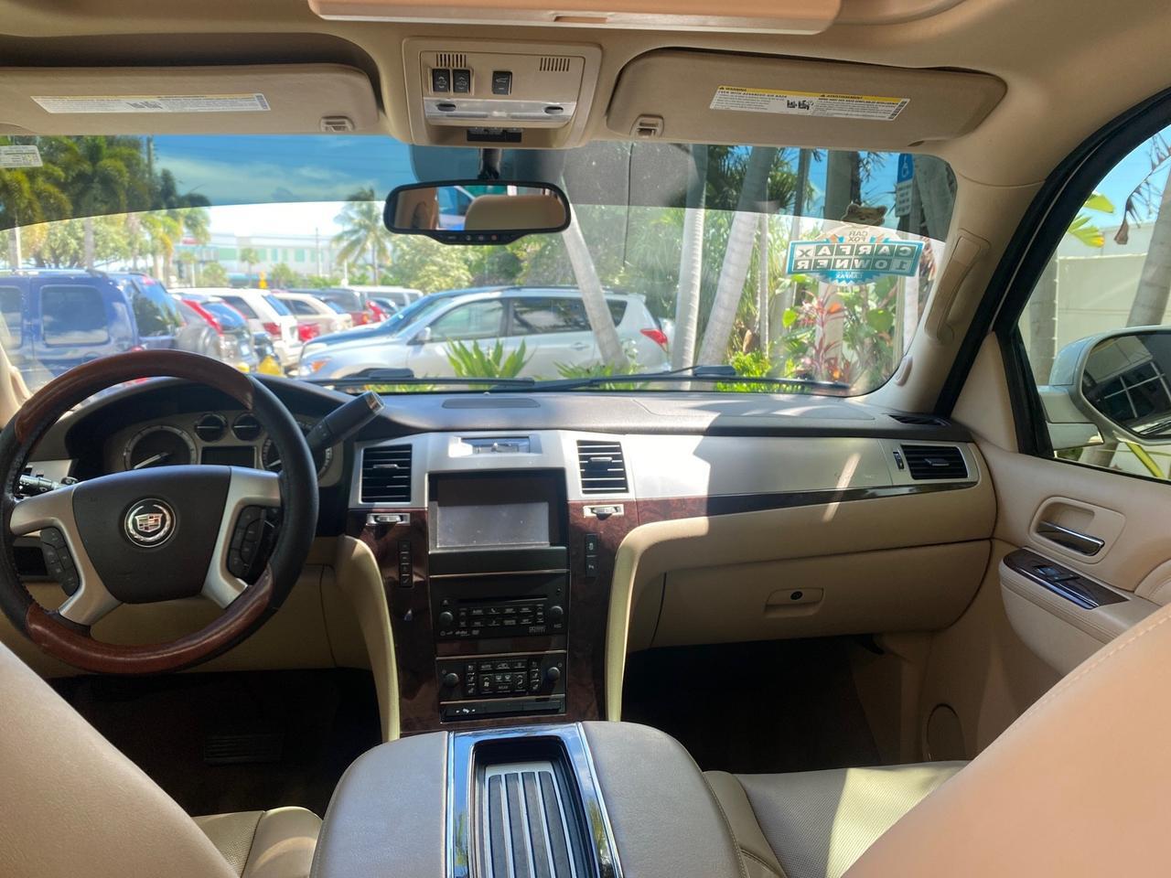 2013 Cadillac Escalade Luxury 1 OWNER LOW MILES 70,251 Pompano Beach FL