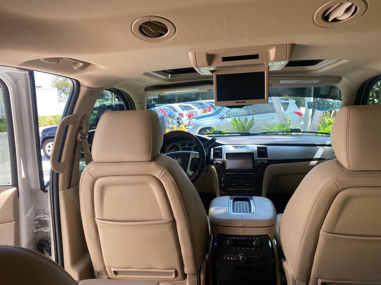 2013 Cadillac Escalade Luxury 1 OWNER LOW MILES 70,251 Pompano Beach FL