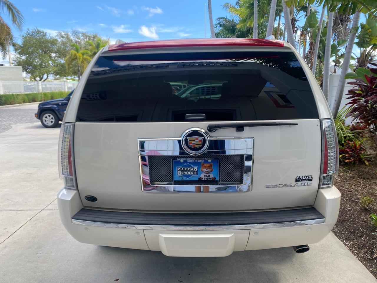 2013 Cadillac Escalade Luxury 1 OWNER LOW MILES 70,251 Pompano Beach FL