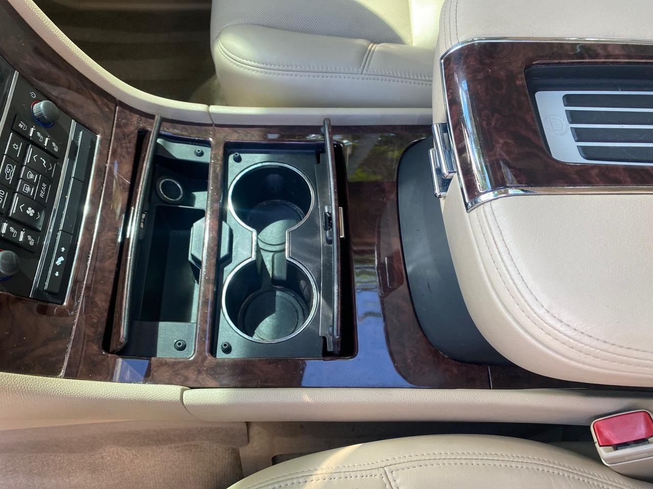 2013 Cadillac Escalade Luxury 1 OWNER LOW MILES 70,251 Pompano Beach FL