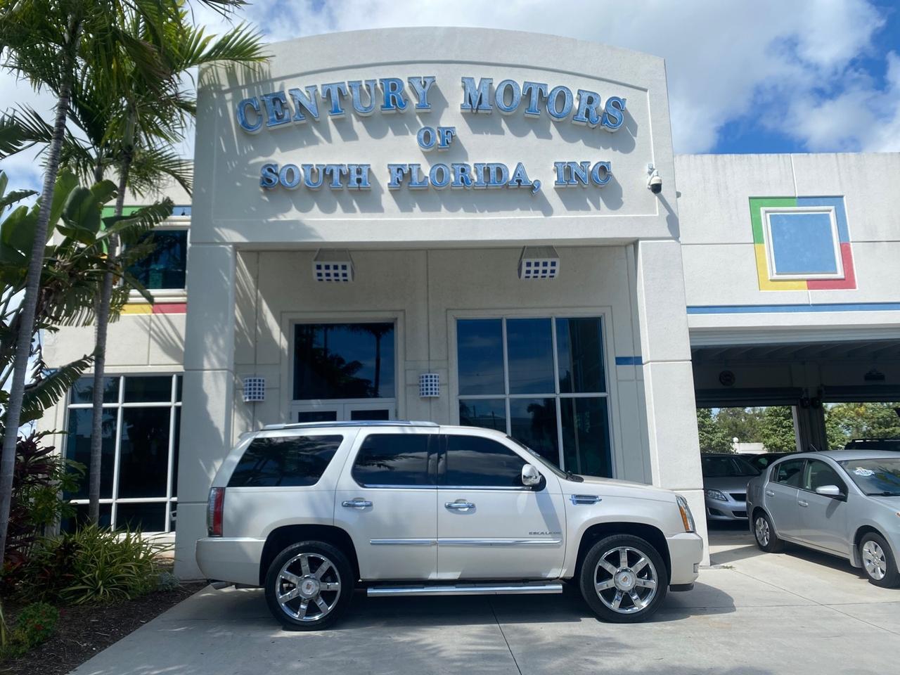 2013 Cadillac Escalade Luxury 1 OWNER LOW MILES 70,251 Pompano Beach FL
