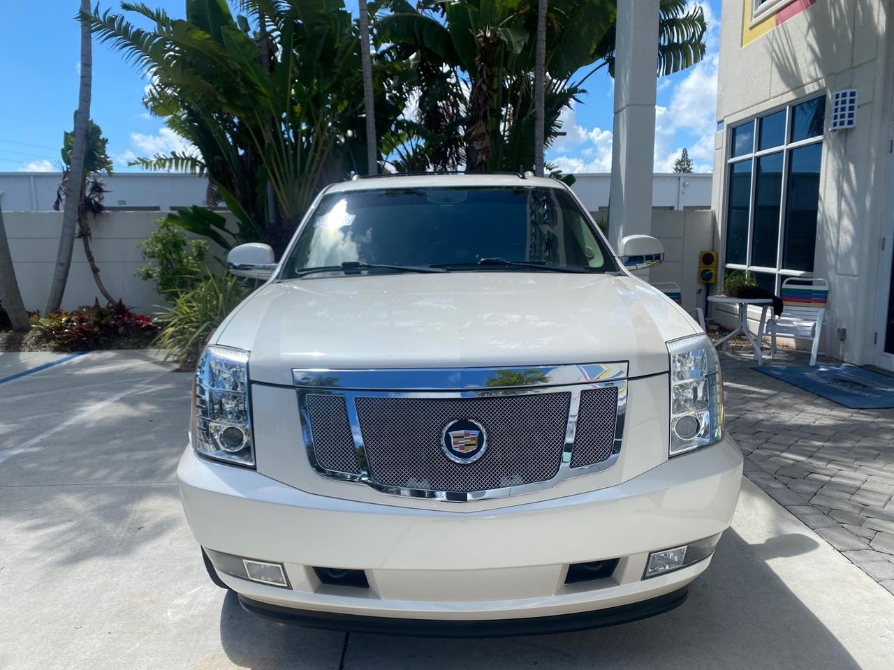 2013 Cadillac Escalade Luxury 1 OWNER LOW MILES 70,251 Pompano Beach FL